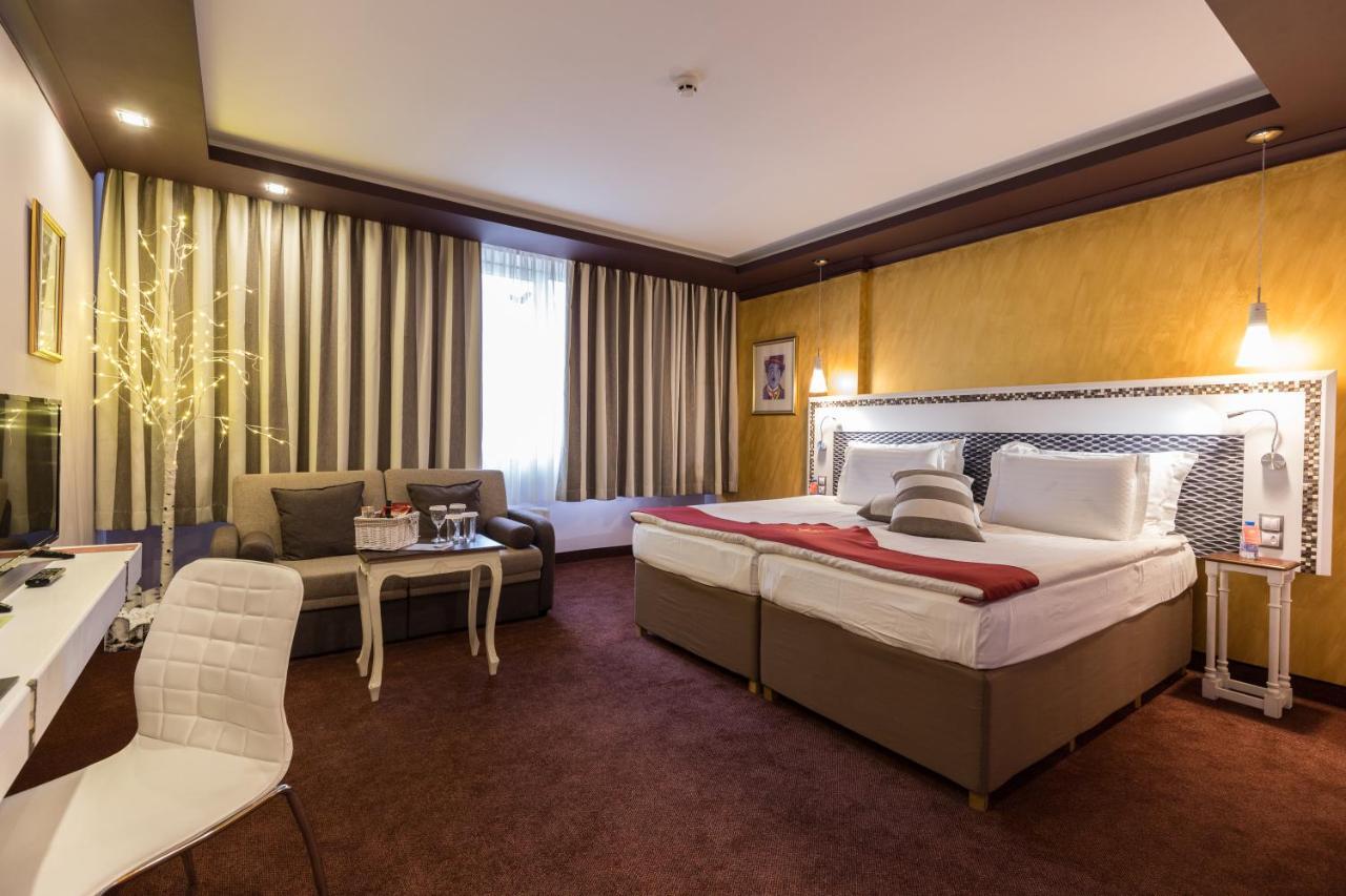 Diplomat Plaza Hotel & Resort Луковит Экстерьер фото