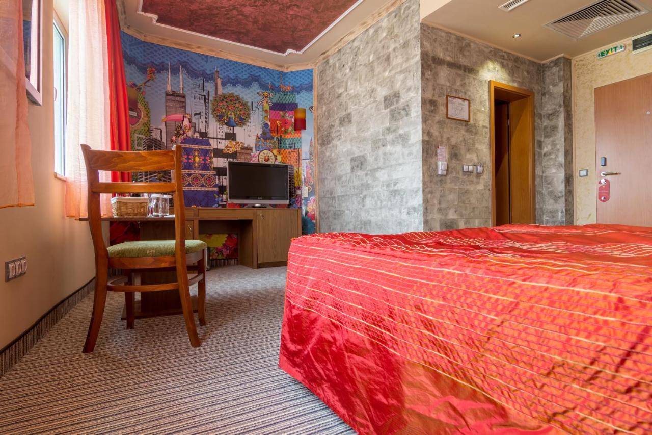 Diplomat Plaza Hotel & Resort Луковит Экстерьер фото