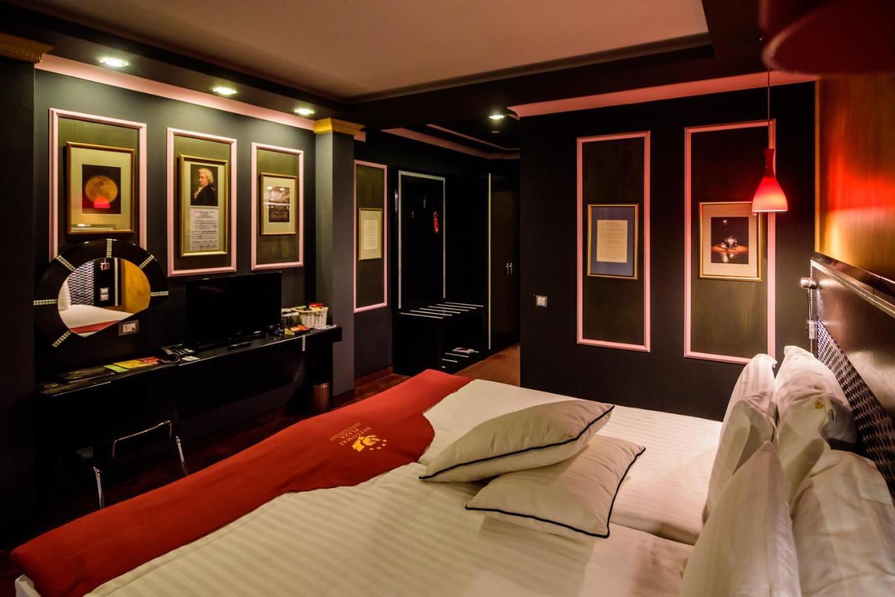 Diplomat Plaza Hotel & Resort Луковит Экстерьер фото